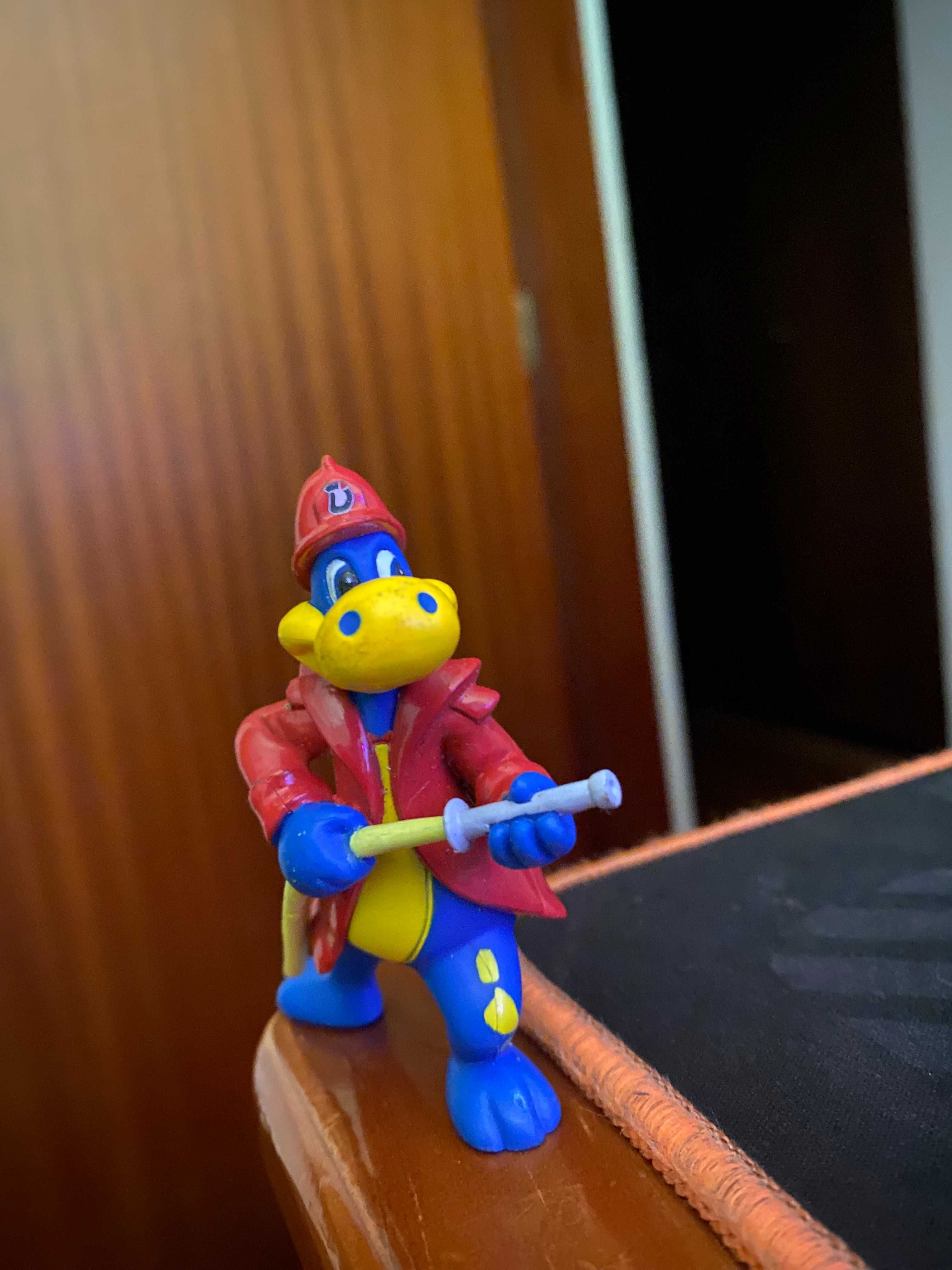 Boneco Danoninho - Dino Bombeiro