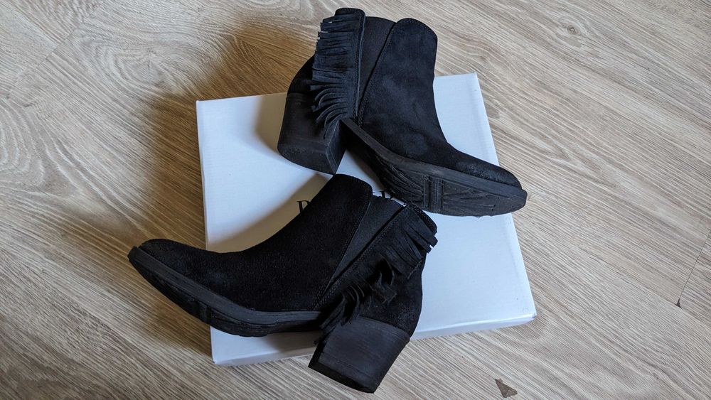 Botki Badura czarne zamszowe rozm. 39