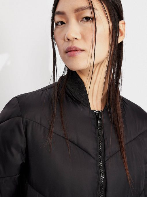 Жіноча куртка Armani Exchange чорна XS. Куртка армани осенняя