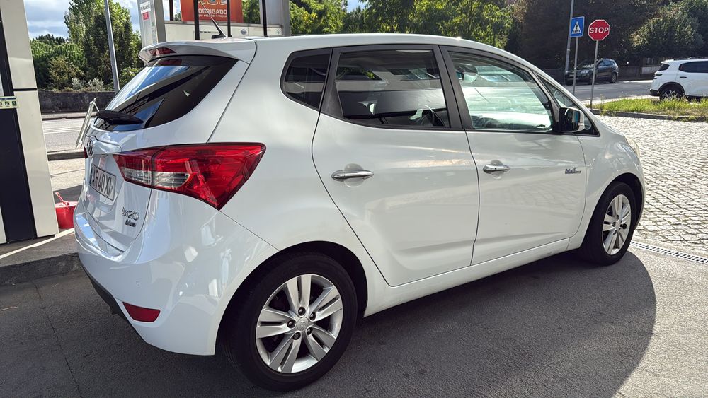 iX20 teto solar panorâmico