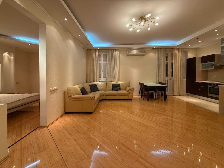 Оренда 2к, Коновальця 32Б, Печерськ, Центр, Генератор