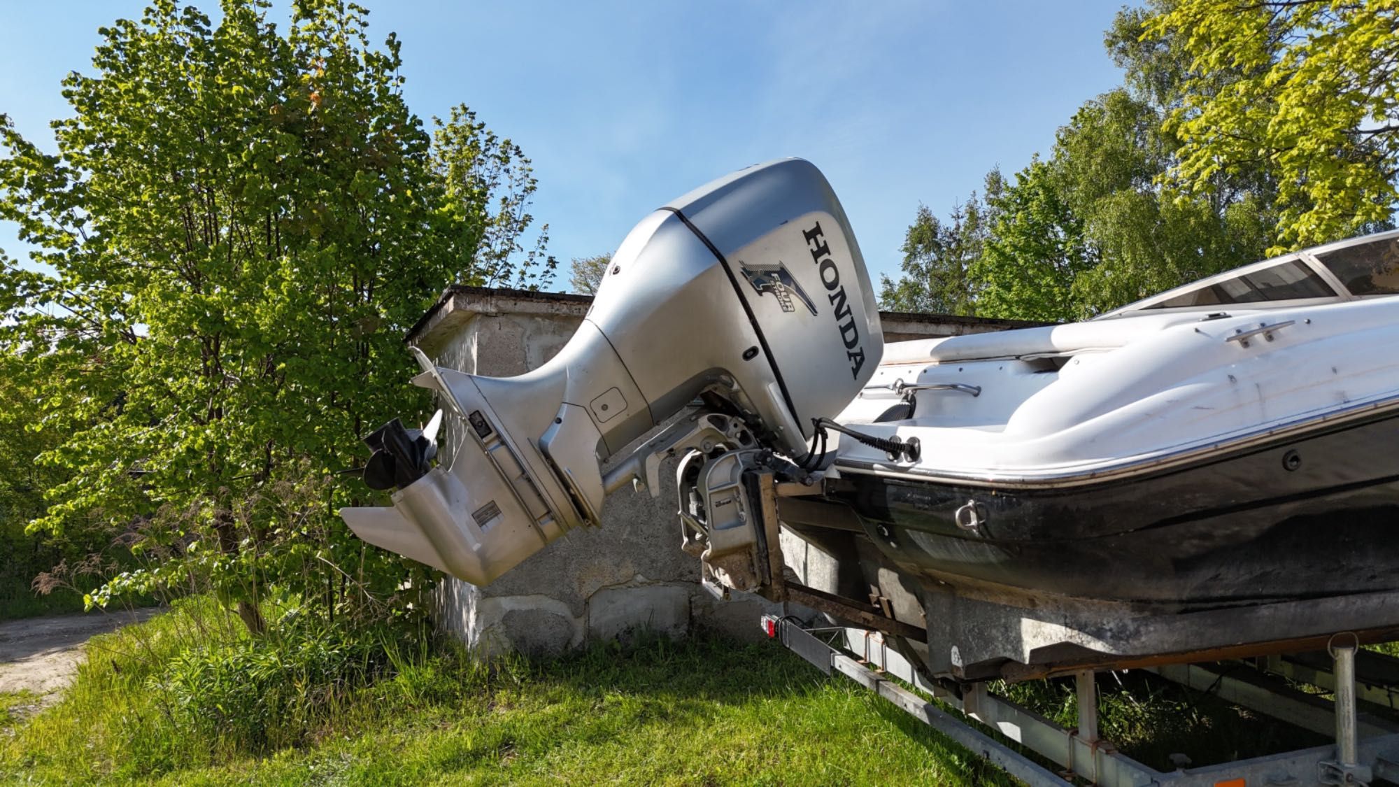Łódź motorowa SEA RAY 210 Bowrider z silnikiem Honda 225