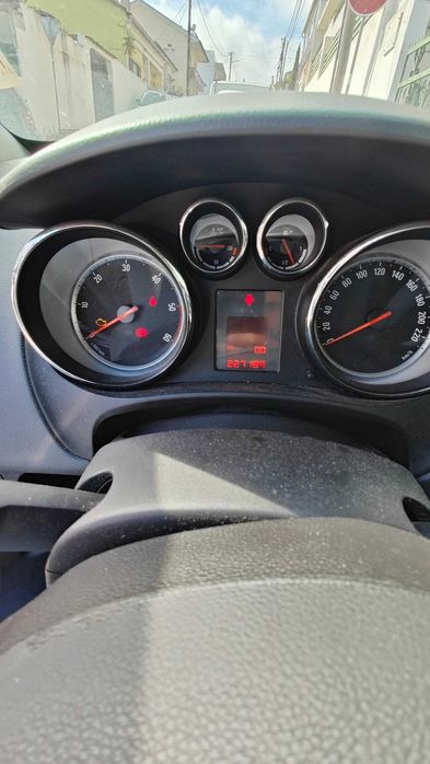 Opel Meriva - Oportunidade Motor Danificado