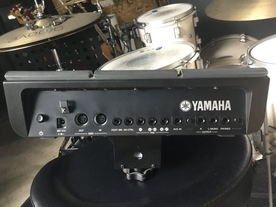 Pad de bateria Yamaha MultiDTX + pedais bombo e HH + holder
