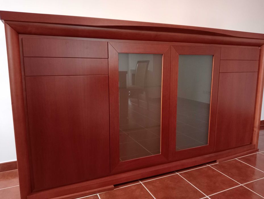 Aparador em cerejeira como novo