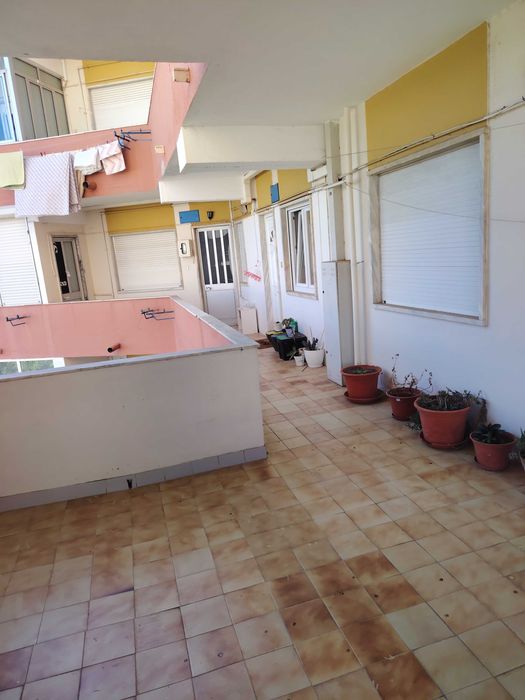Arrendar Apartamento T4 (3 quartos)