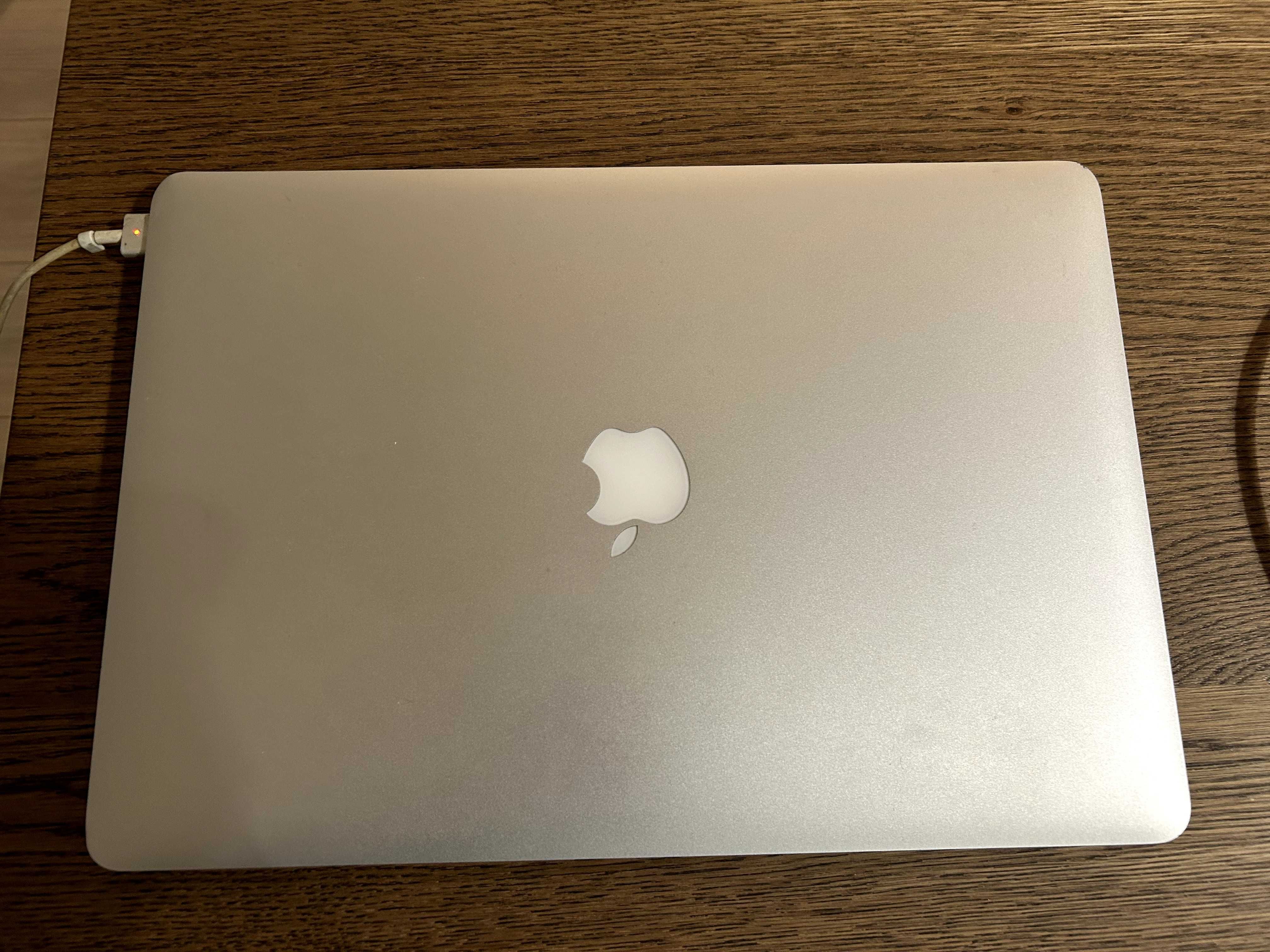 macBook Pro (Retina 15 polegadas, meados 2015)