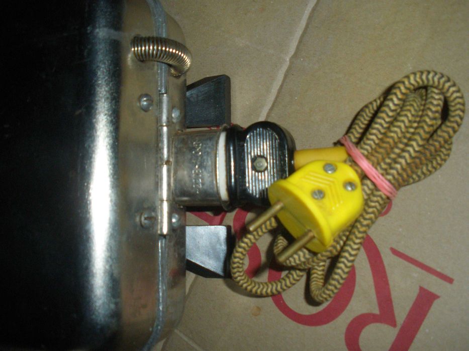 Электровафельница Ласунка ЭВ 1,0/220 в. в отличном состоянии,СССР.