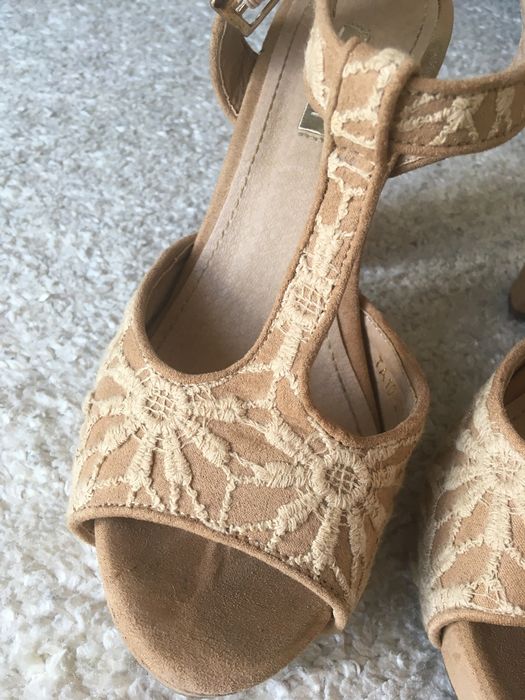 Sandalias altas nude 36