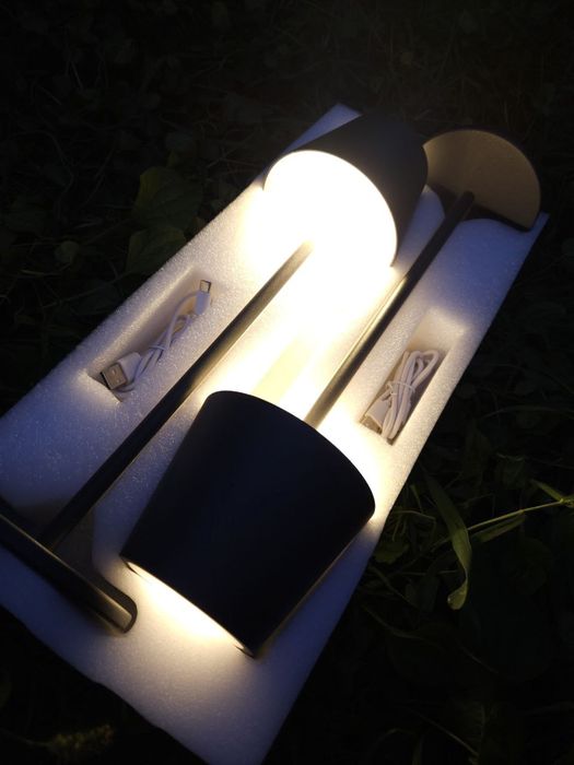 Бездротові настільні лампи