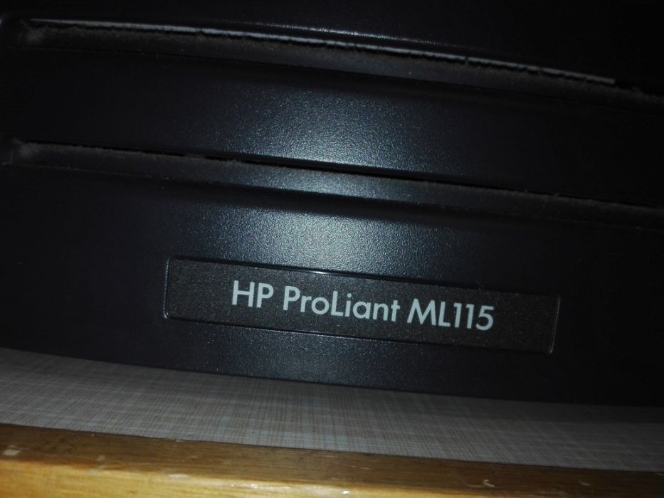 Servidor HP Proliant ML115