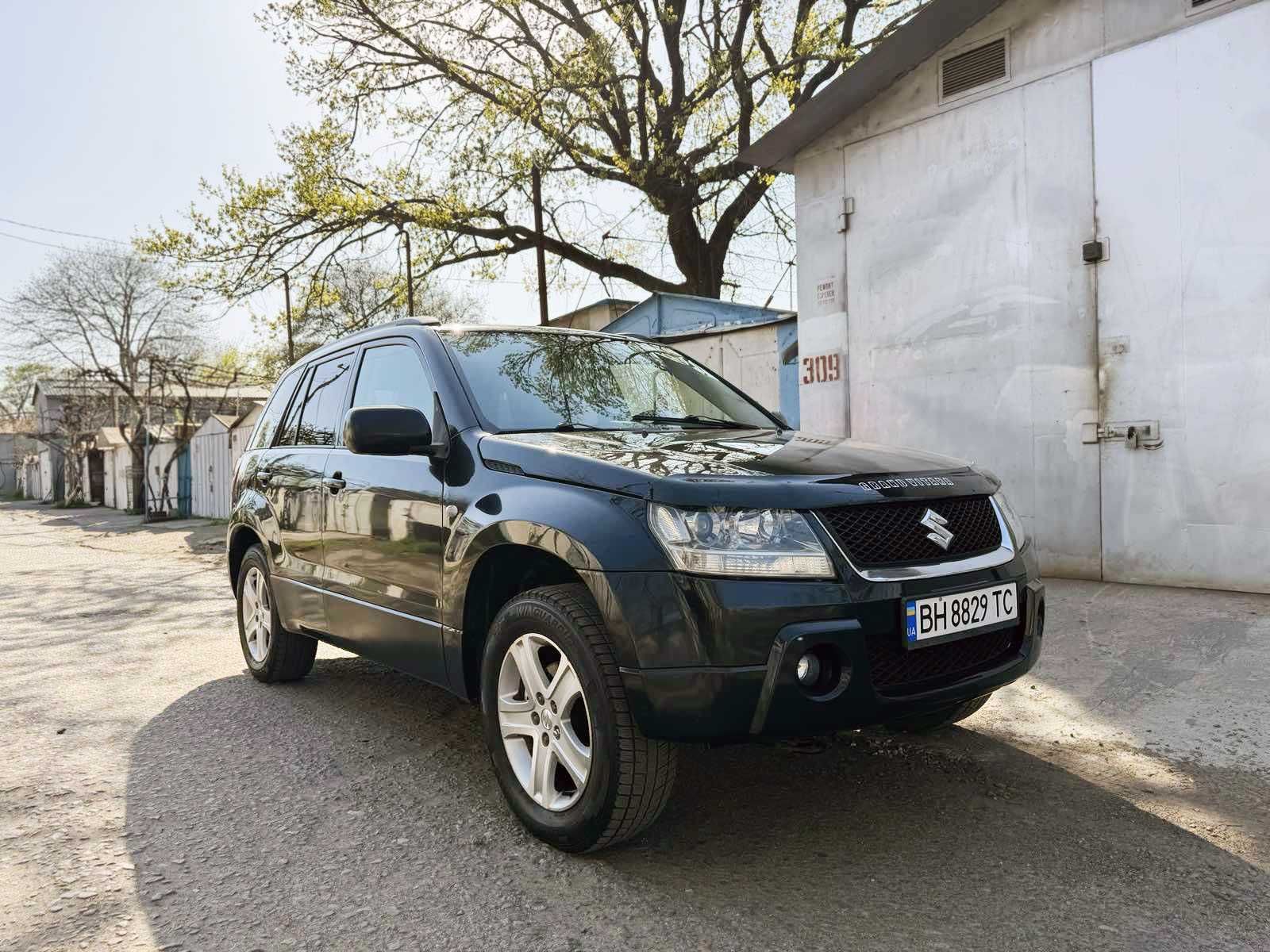 Официальная Suzuki Grand Vitara 4WD 2.0 газ/бензин