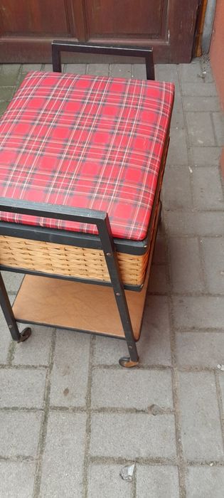 Niciarka szafka stolik na kółkach lat 60lub70
