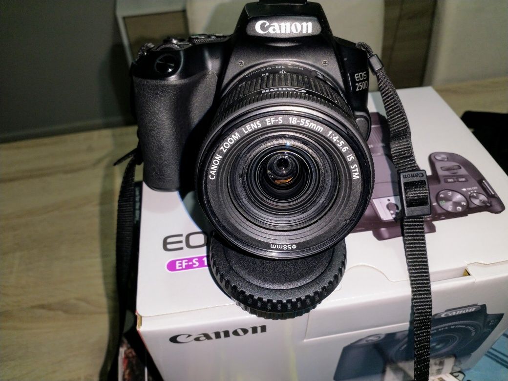 Canon EOS 250D, como nova