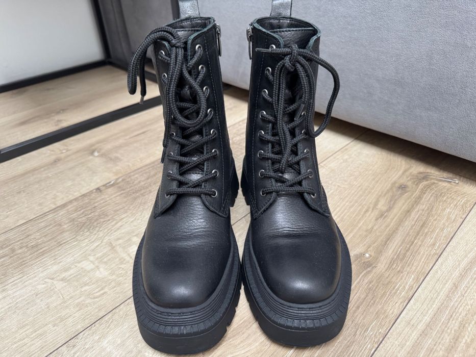 Жіночі шкіряні черевики ботильйони демисезонні