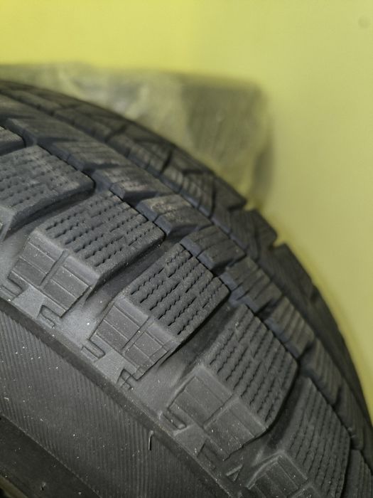 Диски Lexus з майже новою зимовою резиною Bridgestone 215/55 R17
