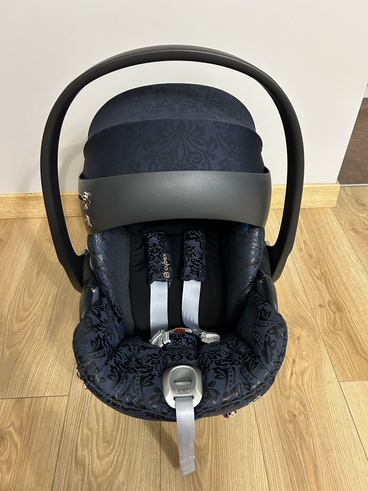 Cybex Cloud Z i-Size- rozkładany fotelik samochodowy 0-13kg + baza