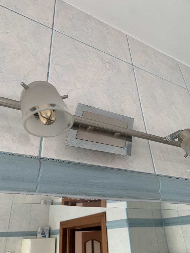 Srebrny kinkiet łazienkowy lampa światło