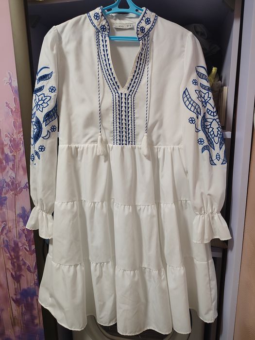 Вишита сукня , S