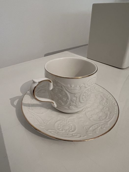 Komplet zestaw małych filiżanek porcelana - 12 sztuk