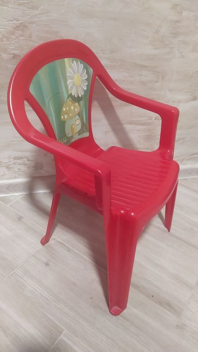 Krzesełko plastikowe dla dzieci