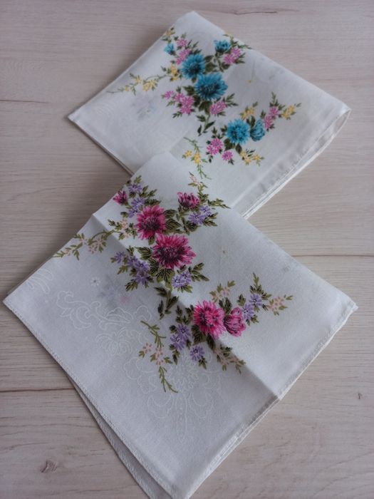 Chusteczki do nosa   - PRL - 2 sztuki