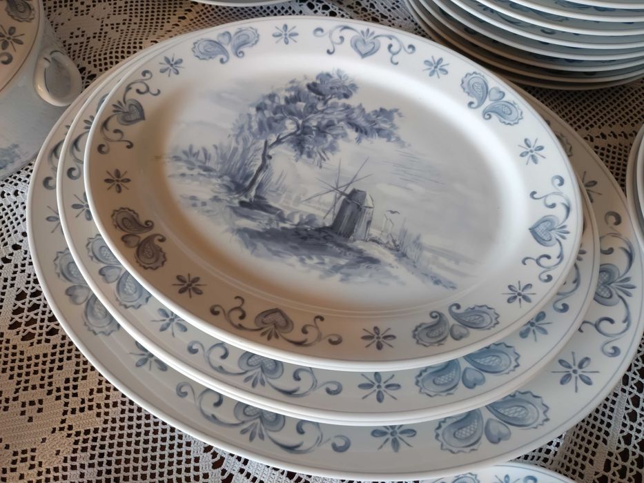 Serviço de Jantar 72 peças em porcelana Vista Alegre