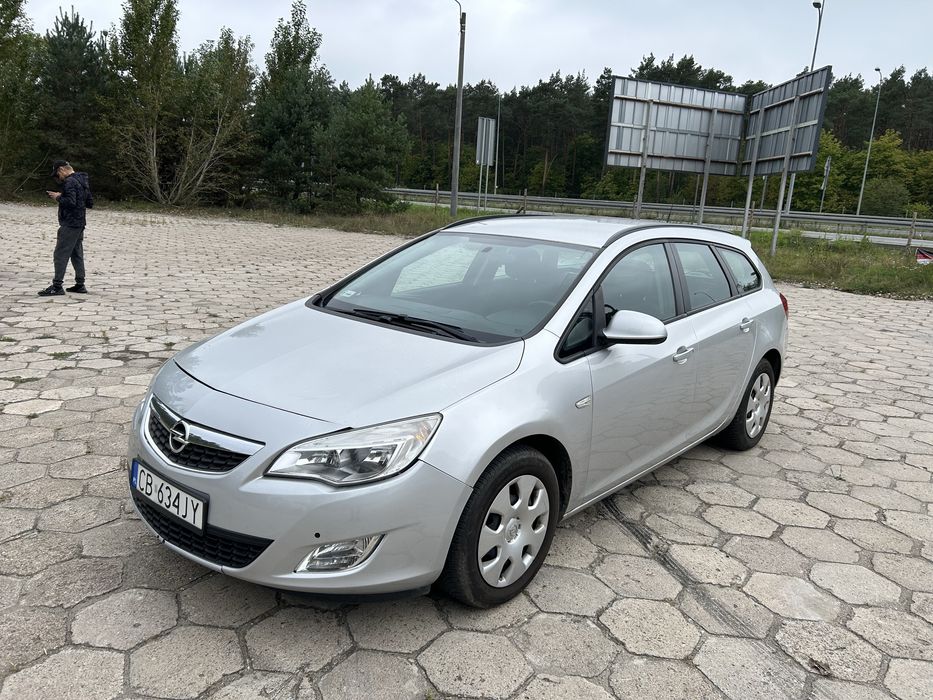 Opel Astra Salon Polska 1.4 TURBO 6 bieg 1-szy wlasc Tempomat Czujniki