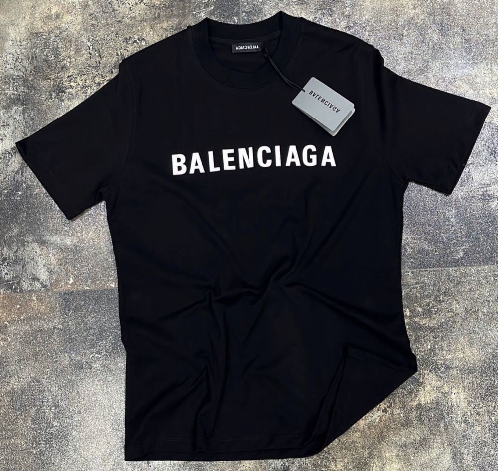 Нова чорна футболка оверсайз, чорна футболка Balenciaga