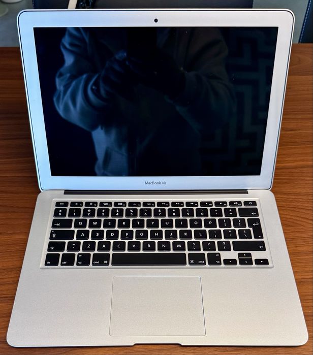 MacBook Air A 1466 - 2017r