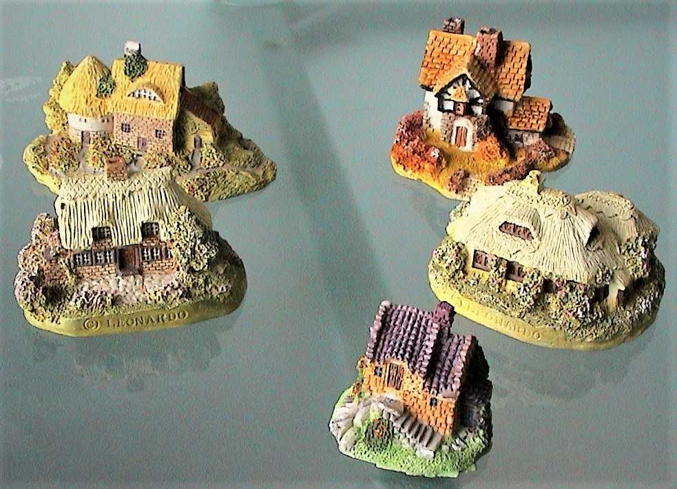 Coleção CASAS/miniatura-O preço é o de cada uma das 14 peças