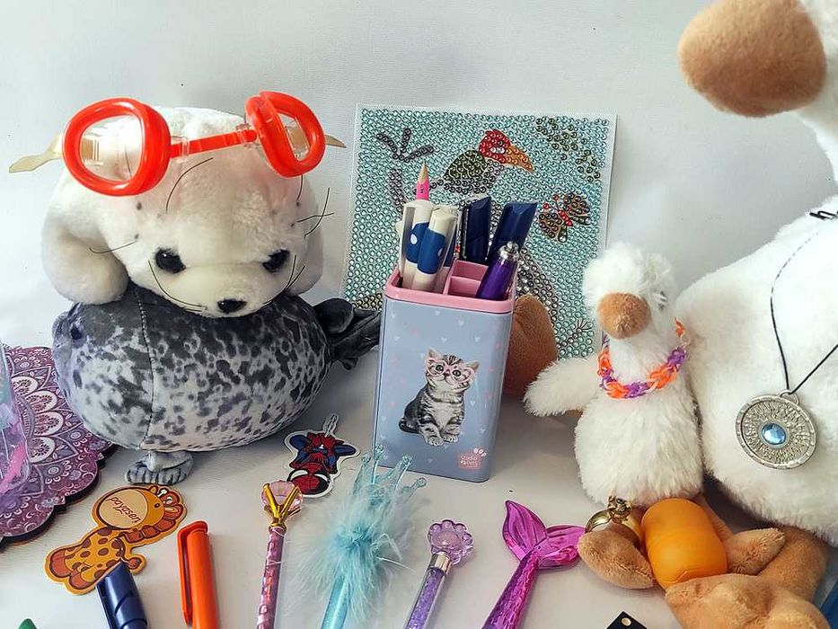 Коробка различных игрушек. Б\у.