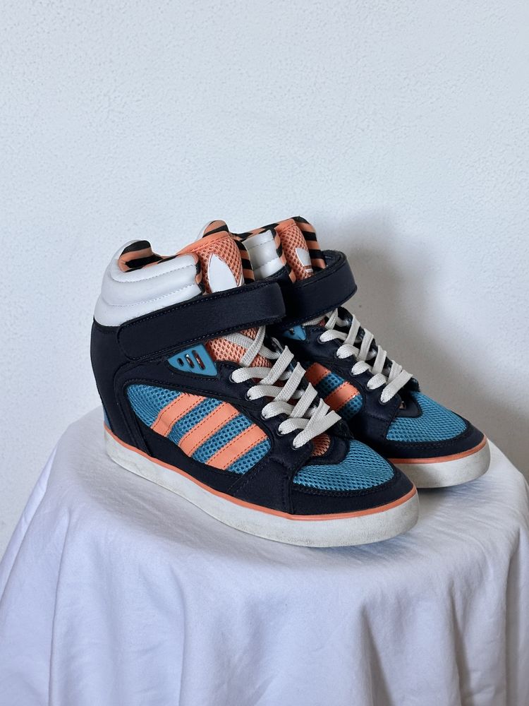 Adidas Originals жіночі кросівки на танкетці | рідкісна модель