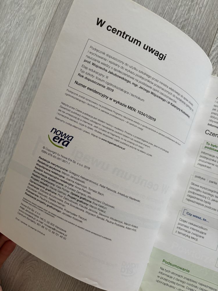 Książka podręcznik do wosu w centrum uwagi poziom podstawowy