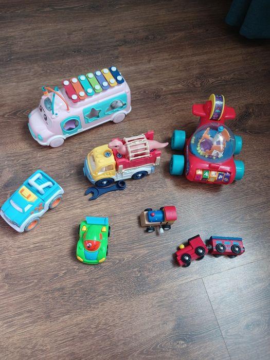 Лот іграшок,машинка,потяг,сортер,ксилофон