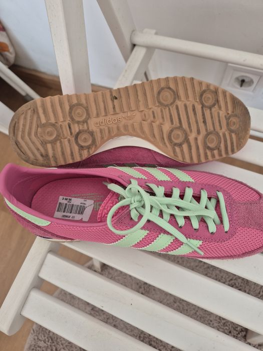 Ténis Rosa Adidas
