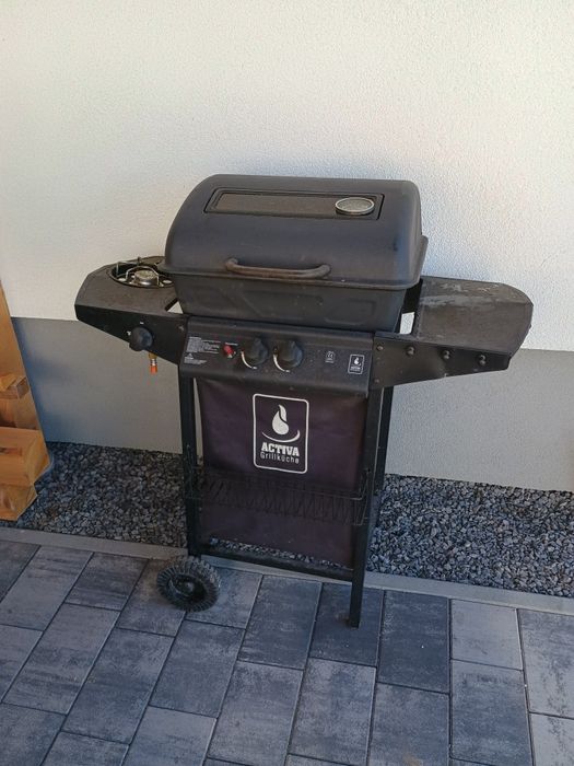 Grill gazowy Activa + Pokrowiec