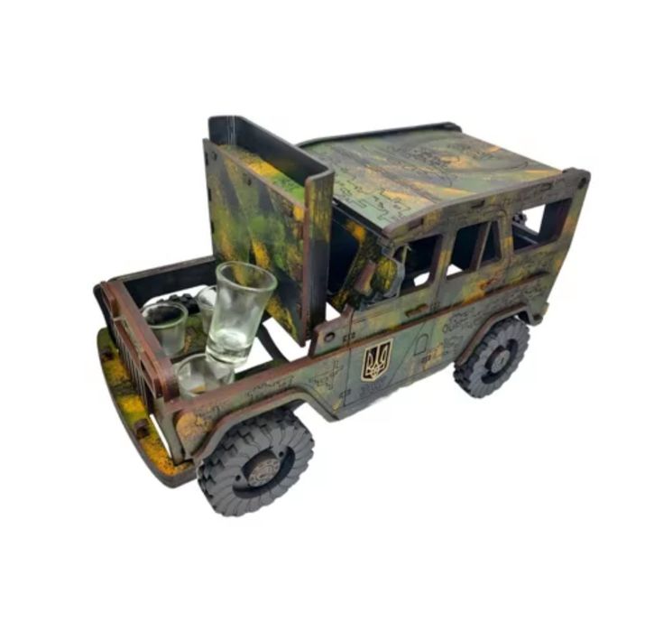 Подарунковий Міні -Бар. "Козак" -військовий Авто з дерева + рюмки
