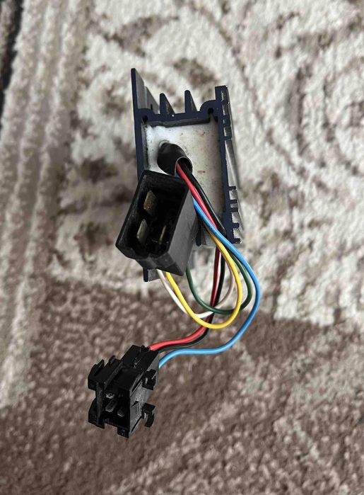 Продаю інвертор 24/12