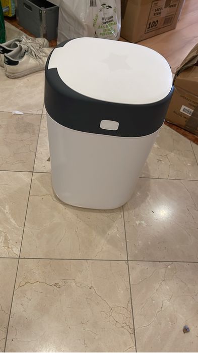 Caixote de fraldas novo