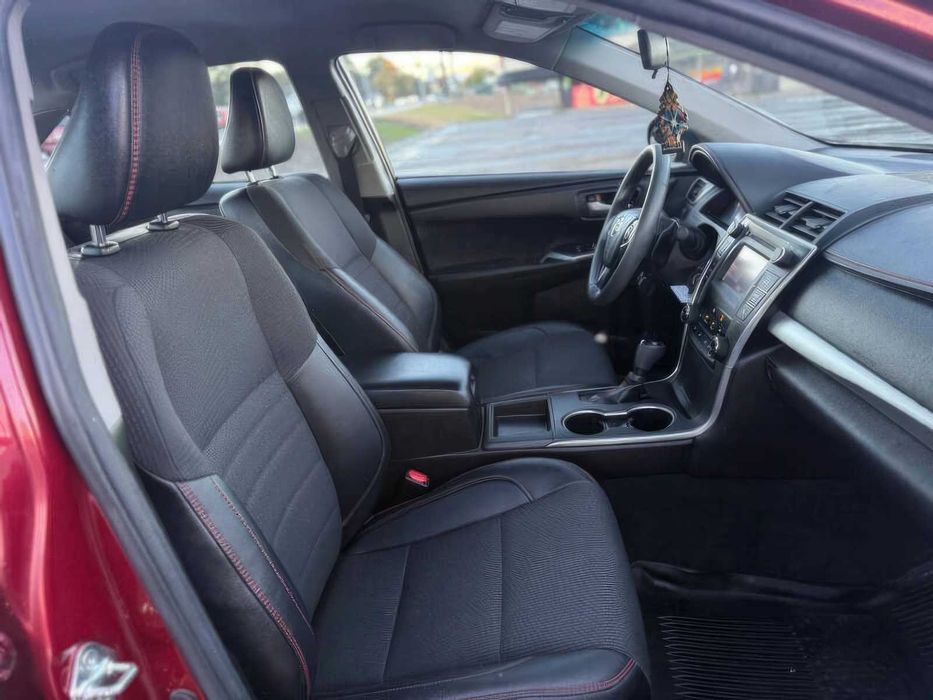 Toyota Camry      2017