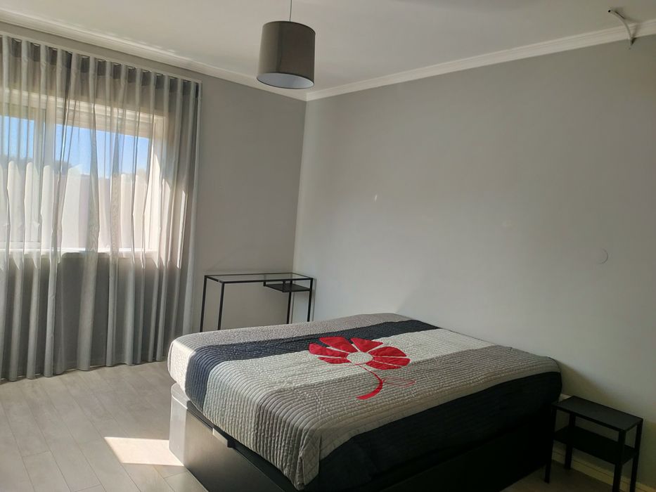 Quarto Individual , despesas incluídas. Apartamento Top