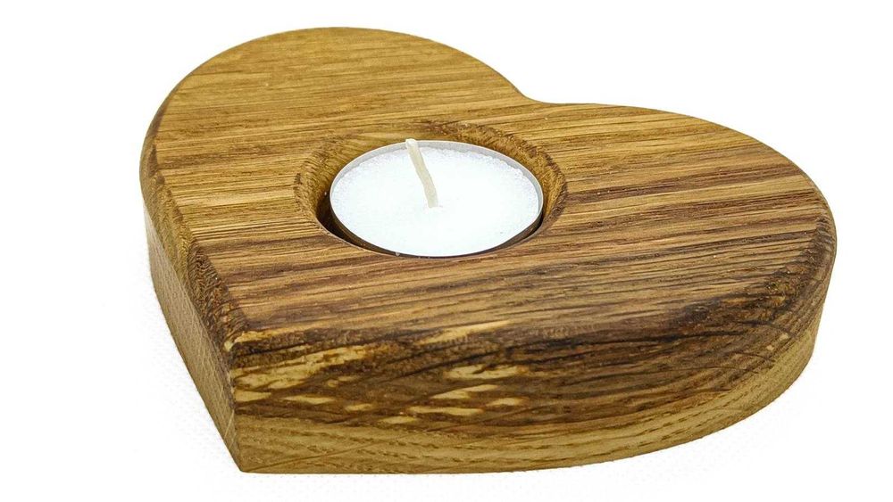 Świecznik z drewna dębowego w kształcie serca