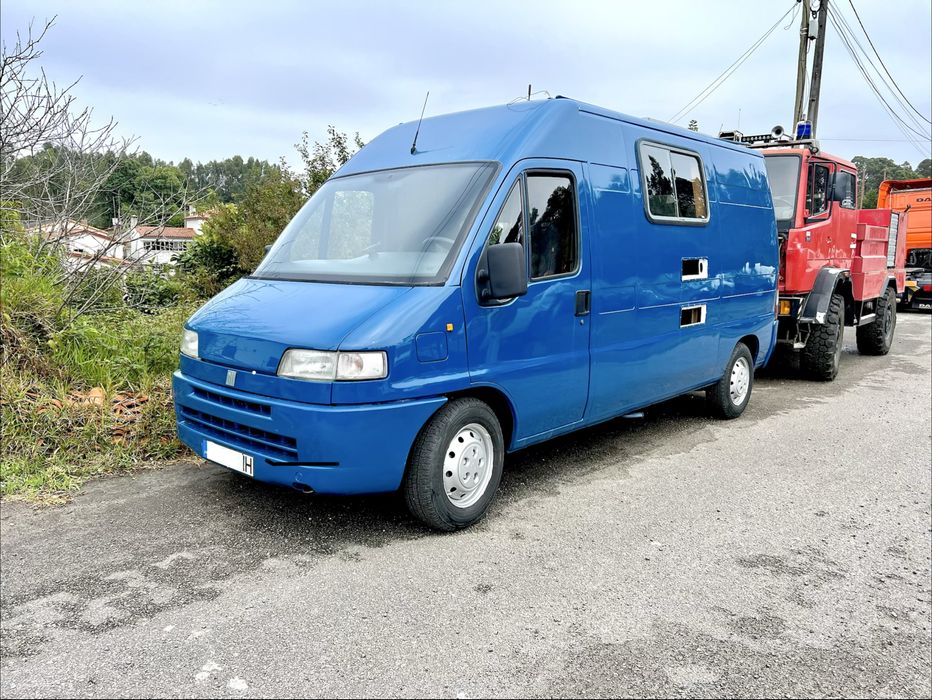 Autovivenda camper van furgão campismo