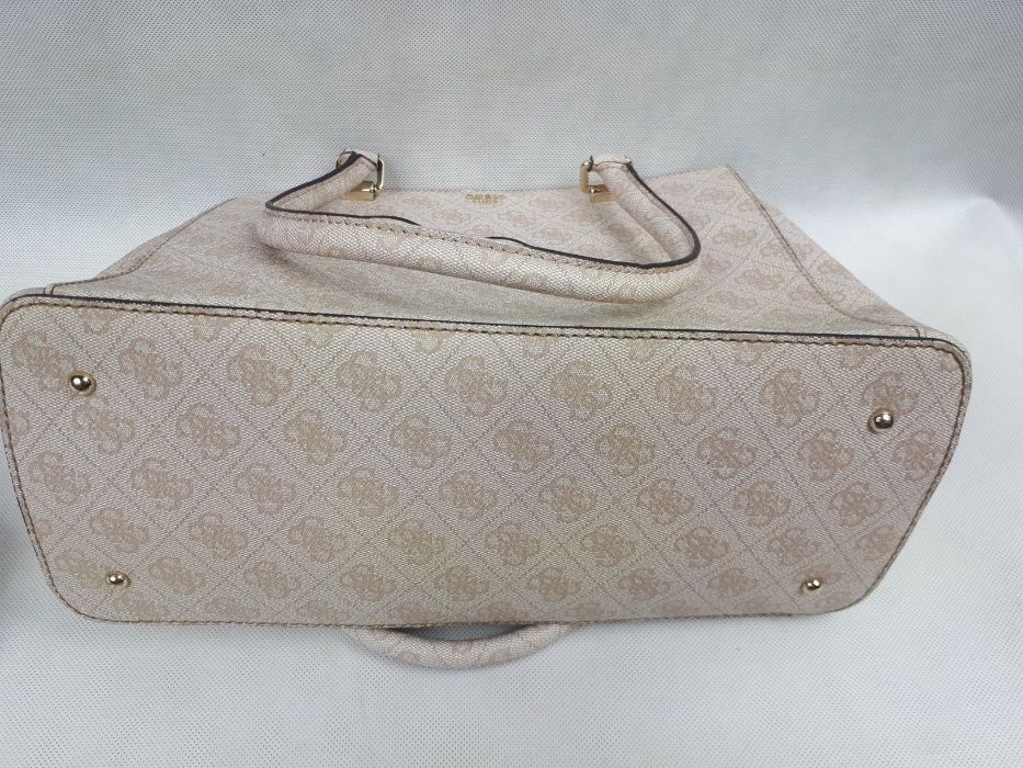 Nowa torebka kuferek GUESS beż monogram biznesowa elegancka torba