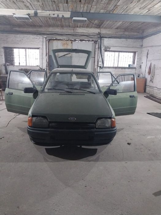 Форд ескорт 1987року по ТП