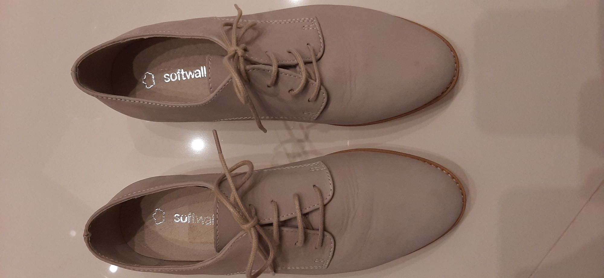 Zamszowe buty SoftWalk