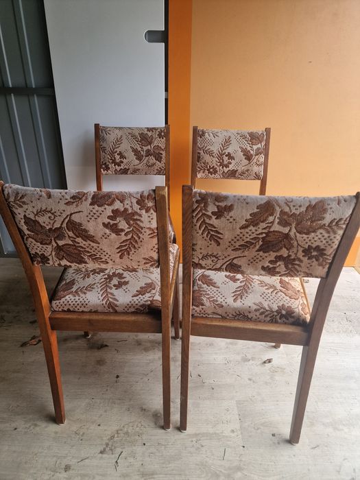 Krzesła drewniane tapicerowane PRL