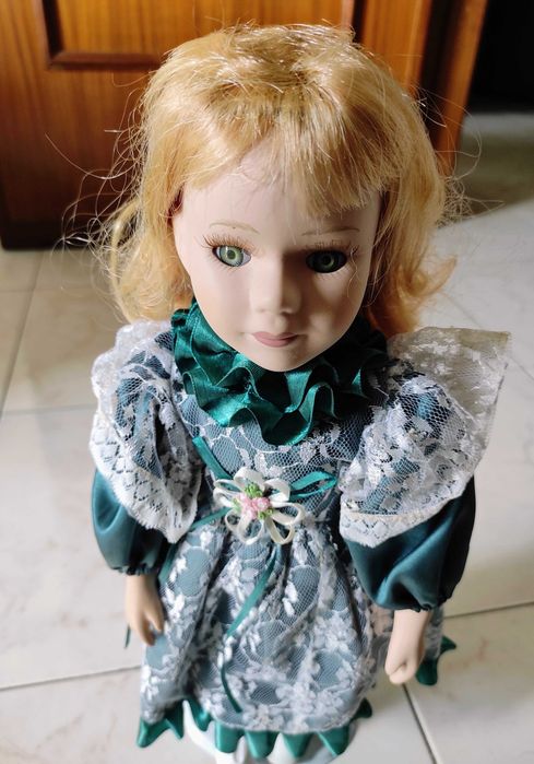 Boneca porcelana - coleção Milano