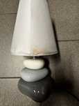 Lampki nocne w stylu kamieni z abazurem